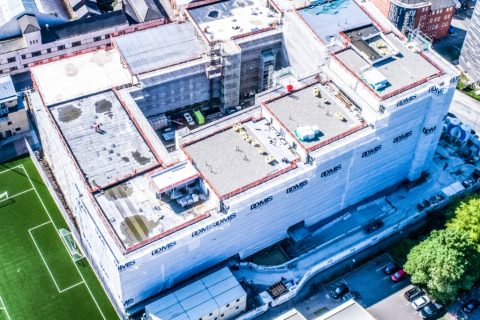 Модулно скеле Layher Allround и стадион Олд Трафорд