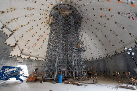 Подпори за тежко натоварване от Layher при изграждане на планетариум