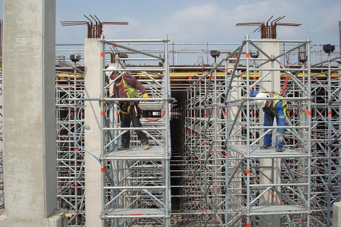 Подпорно скеле Layher Allround TG 60 за изграждане на пречиствателна станция