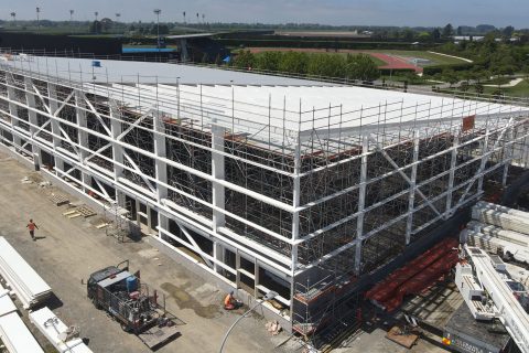 Модулно скеле Layher Allround за строежа на закрит плувен комплекс