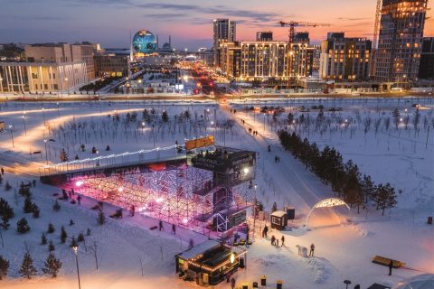 Снежна пързалка от модулно скеле Layher Allround
