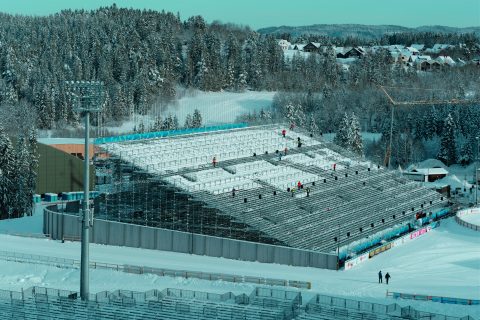 Системи скеле Layher за изграждане на трибуни за Световното първенство по ски в Норвегия