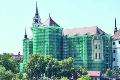 Модулна система скеле за фасади AGS за реставрация на историческа сграда
